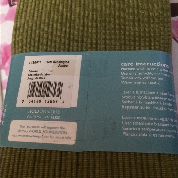 NWT Cotton 4 Place-Mat/4 Napkin Set (#1) - Picture 3 of 3